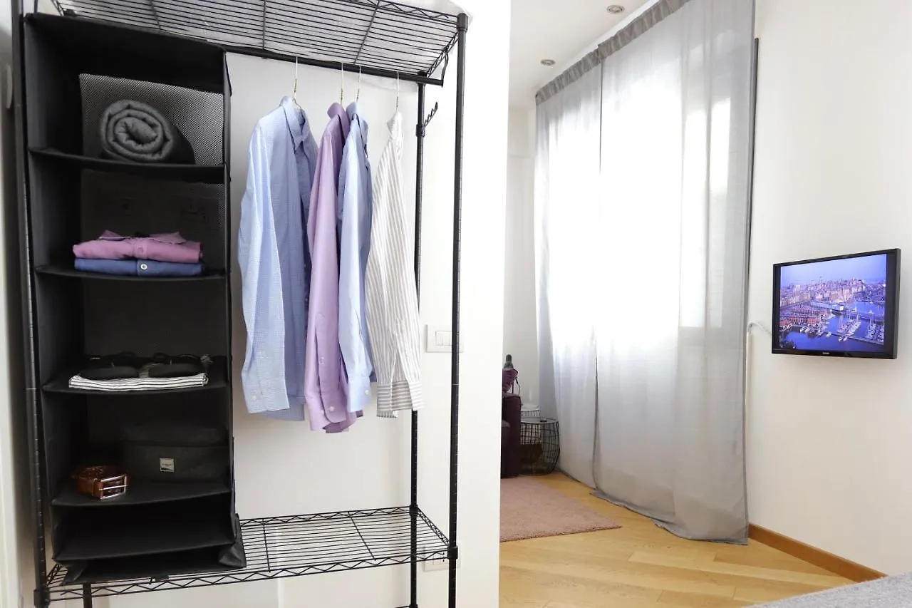 Palazzina B - Contemporary Studio 제노바 3*,  이탈리아