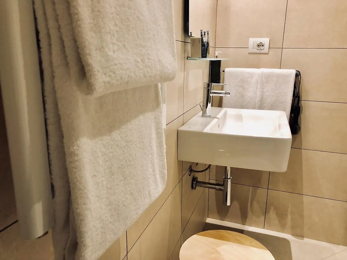 *** Aparthotel Palazzina B - Contemporary Studio Genoa Italy