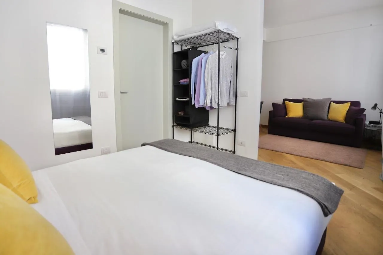 *** Aparthotel Palazzina B - Contemporary Studio Genoa Italy