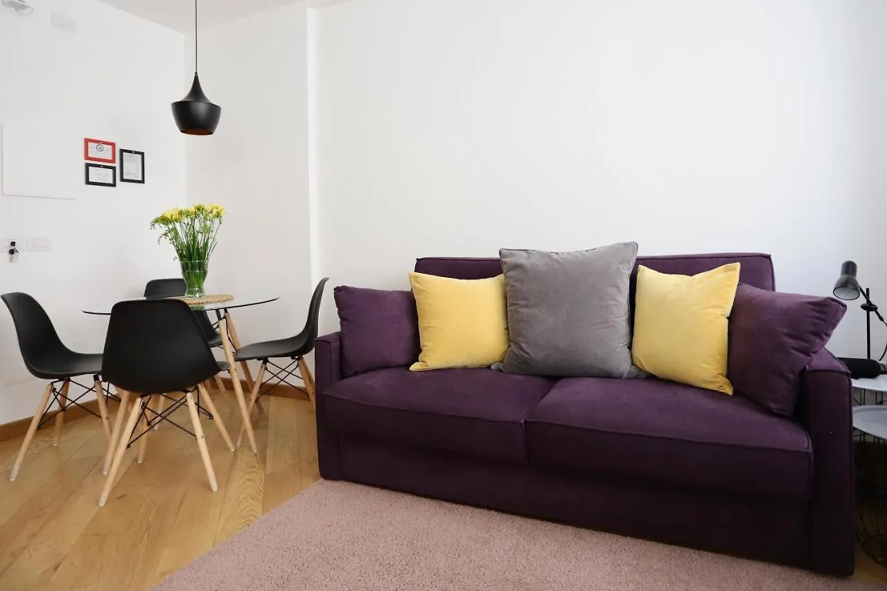 Palazzina B - Contemporary Studio Genoa 3*,